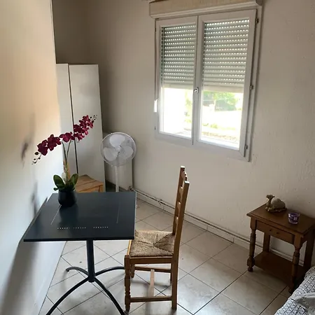 Chambre Privee Dans Maison D Hotes 10 Minutes A Pied Gare & Centre Δωμάτια σε οικογενειακή κατοικία