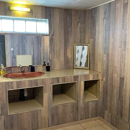 Chambre Privee Dans Maison D Hotes 10 Minutes A Pied Gare & Centre Δωμάτια σε οικογενειακή κατοικία *